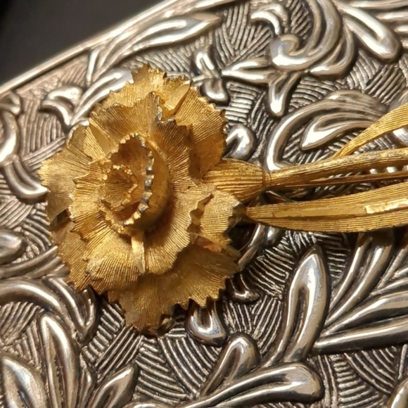 VINTAGE BSK Floral Brooch - Picture 3 of 4